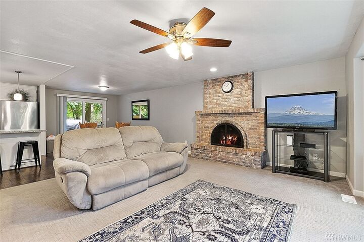 Property Photo: 3205 86th Ave E WA 98317