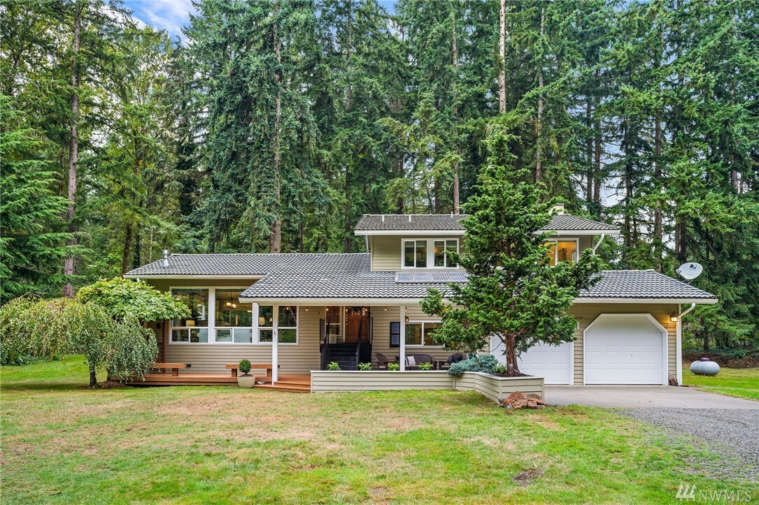 Property Photo:  17119 198th Ave NE  WA 98077 