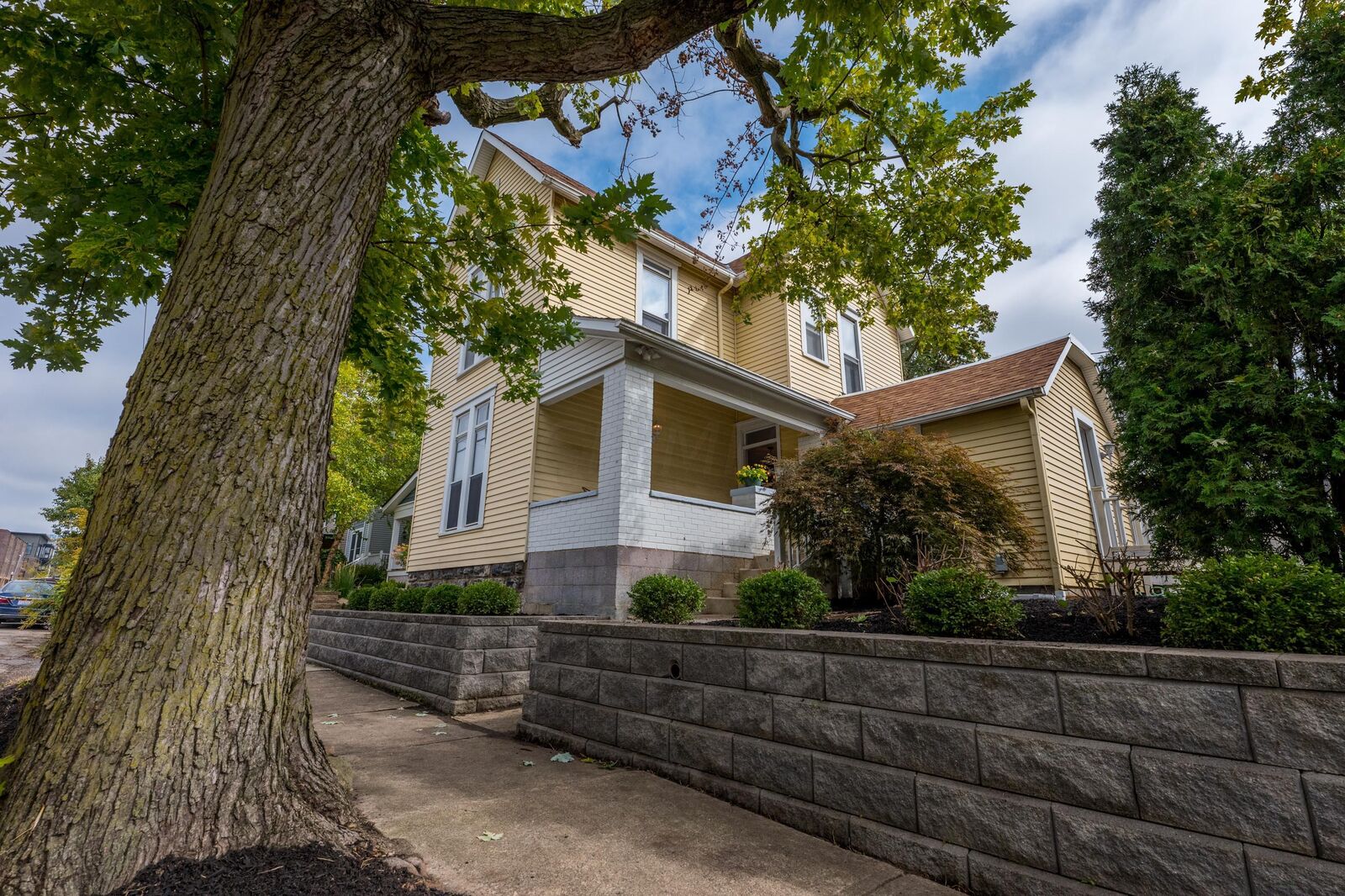 Property Photo: 1148 Perry Street OH 43201