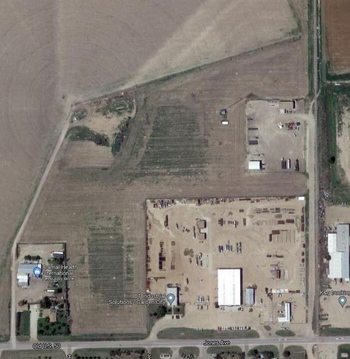 3885 West Buffalo Jones Avenue  Garden City KS 67846 photo