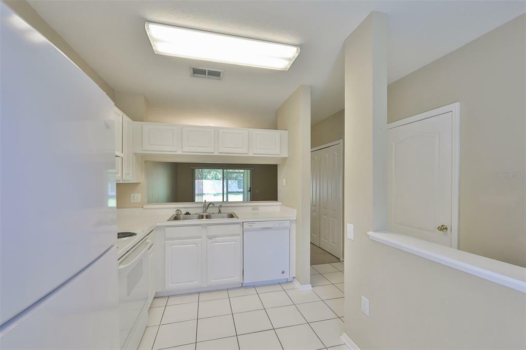 Property Photo:  30233 Lacledes Lane  FL 33543 