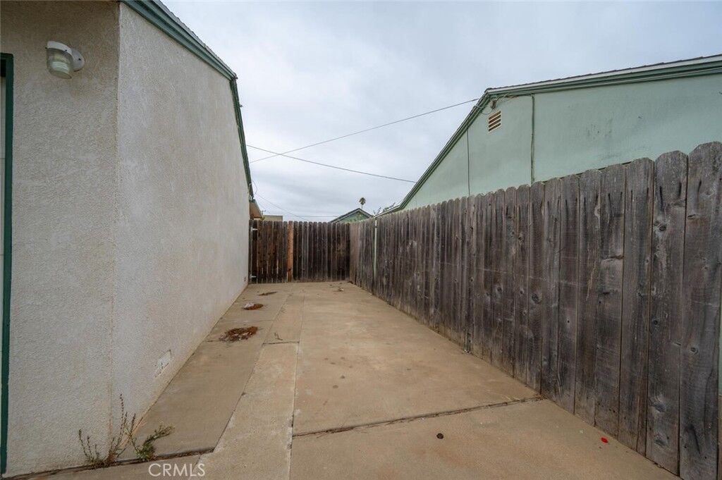 Property Photo:  1026 Rosalind Drive  CA 93458 
