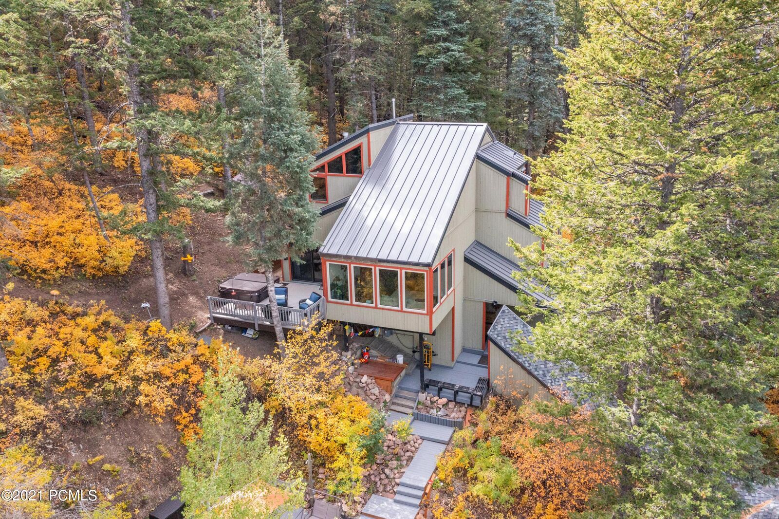 Property Photo: 615 Matterhorn Drive UT 84098