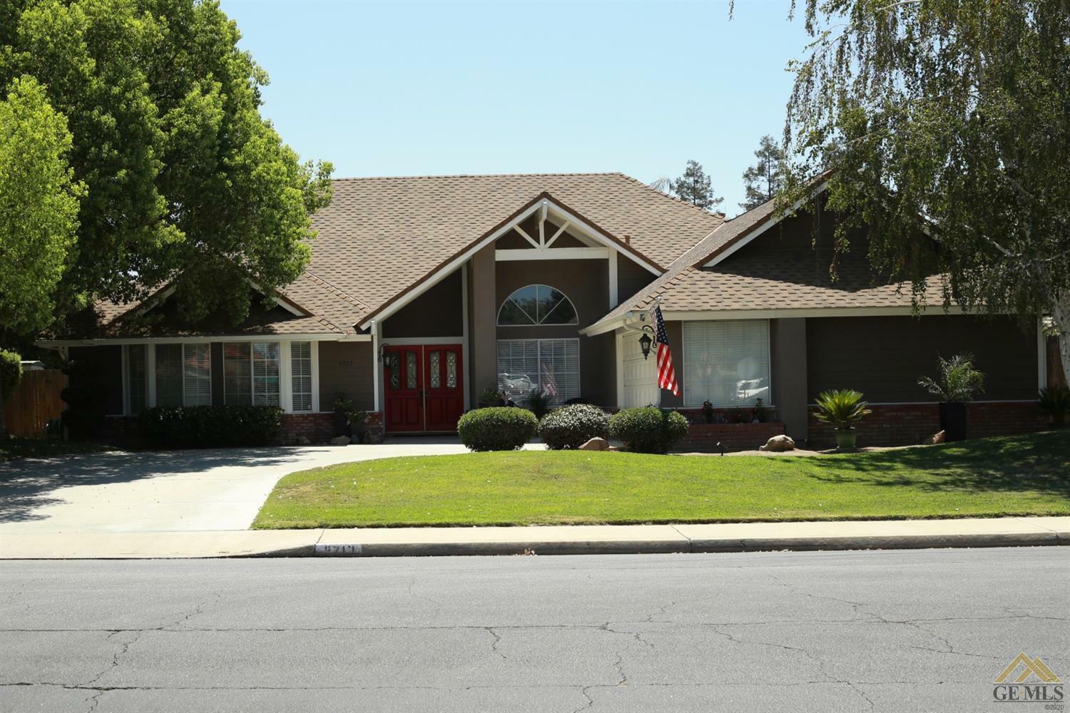 Property Photo:  9713 White Oak Drive  CA 93311 