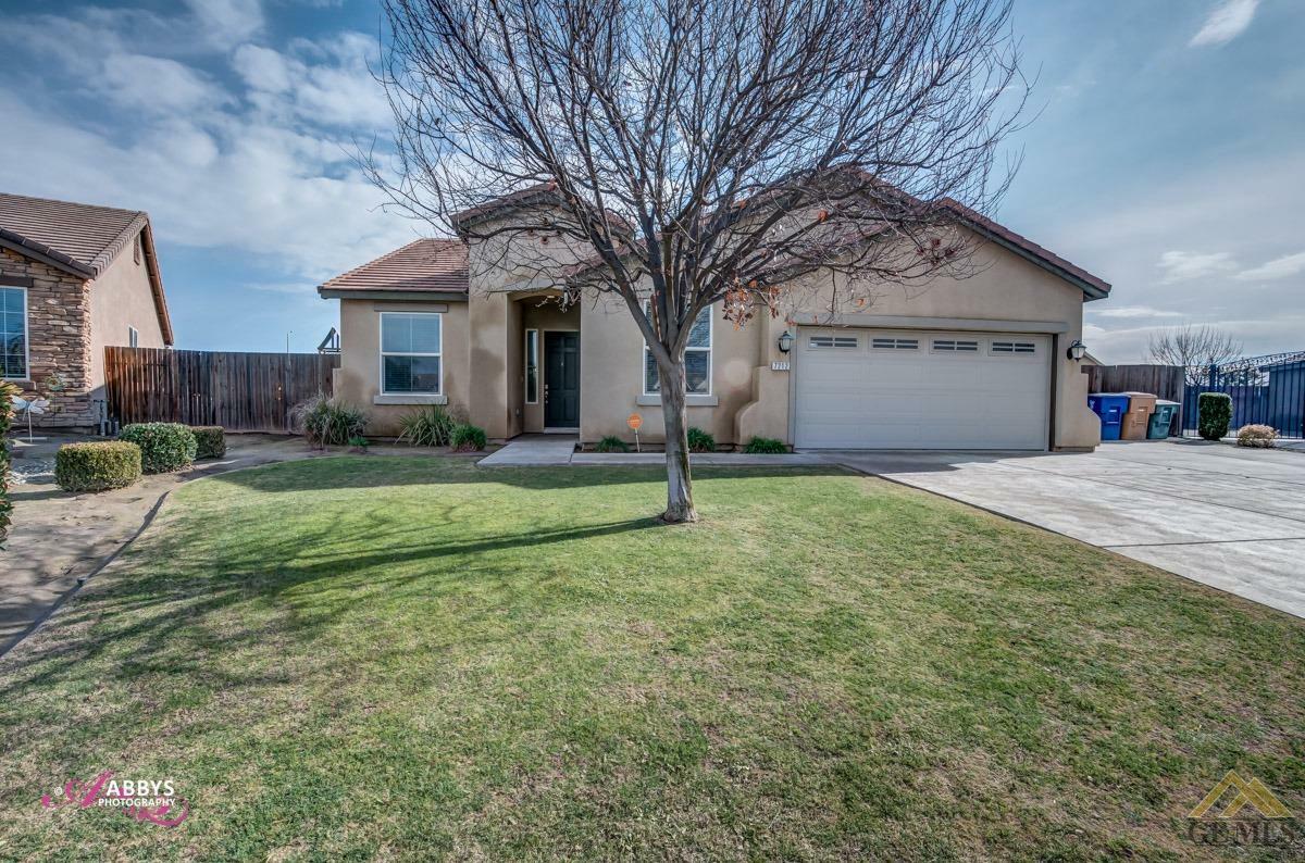 Property Photo:  7212 Dravite Drive  CA 93313 