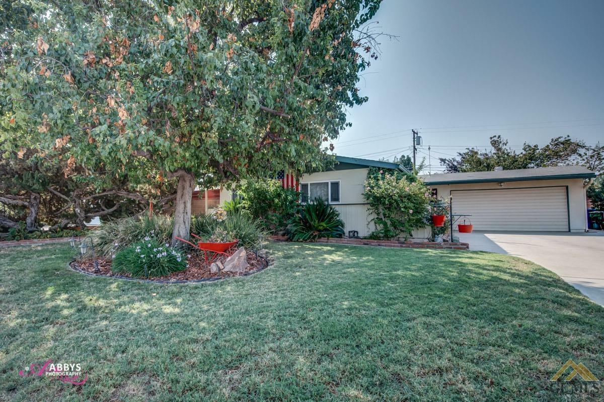 Property Photo:  2507 Gill Avenue  CA 93306 