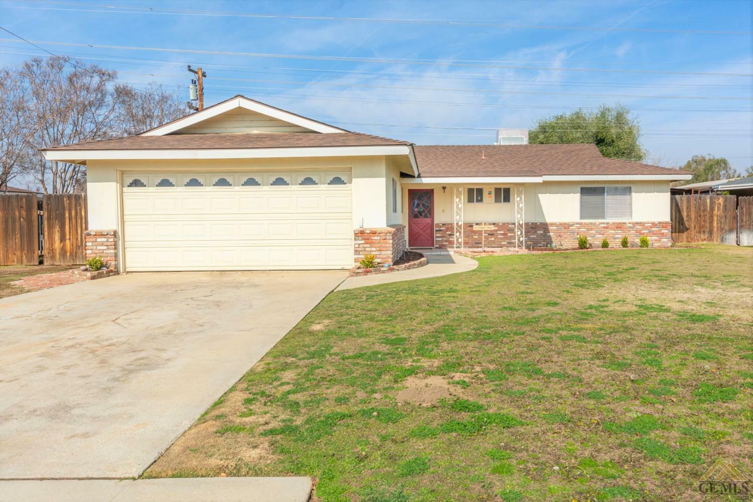 Property Photo:  10600 Dee Dee Avenue  CA 93312 