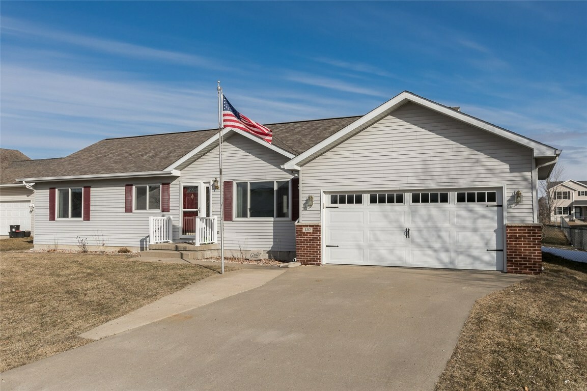 Property Photo:  120 Bear Creek Court  IA 52324 