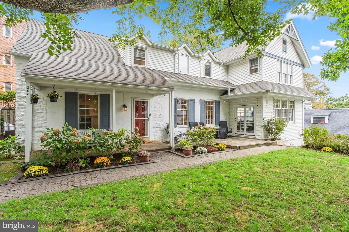 Property Photo:  208 Barrie Road  PA 19072 