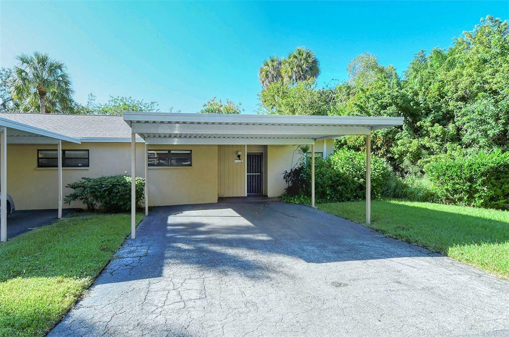 Property Photo:  5047 Village Gardens Drive 17  FL 34234 