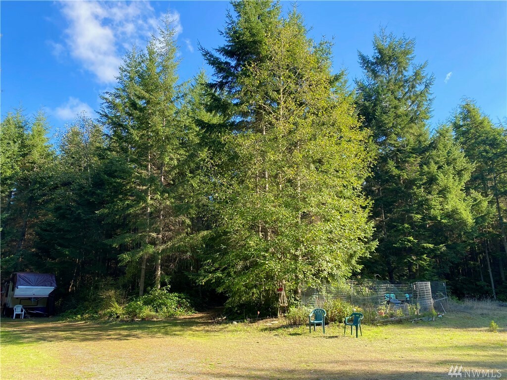 Property Photo:  32 Parker Woods Lane  WA 98239 