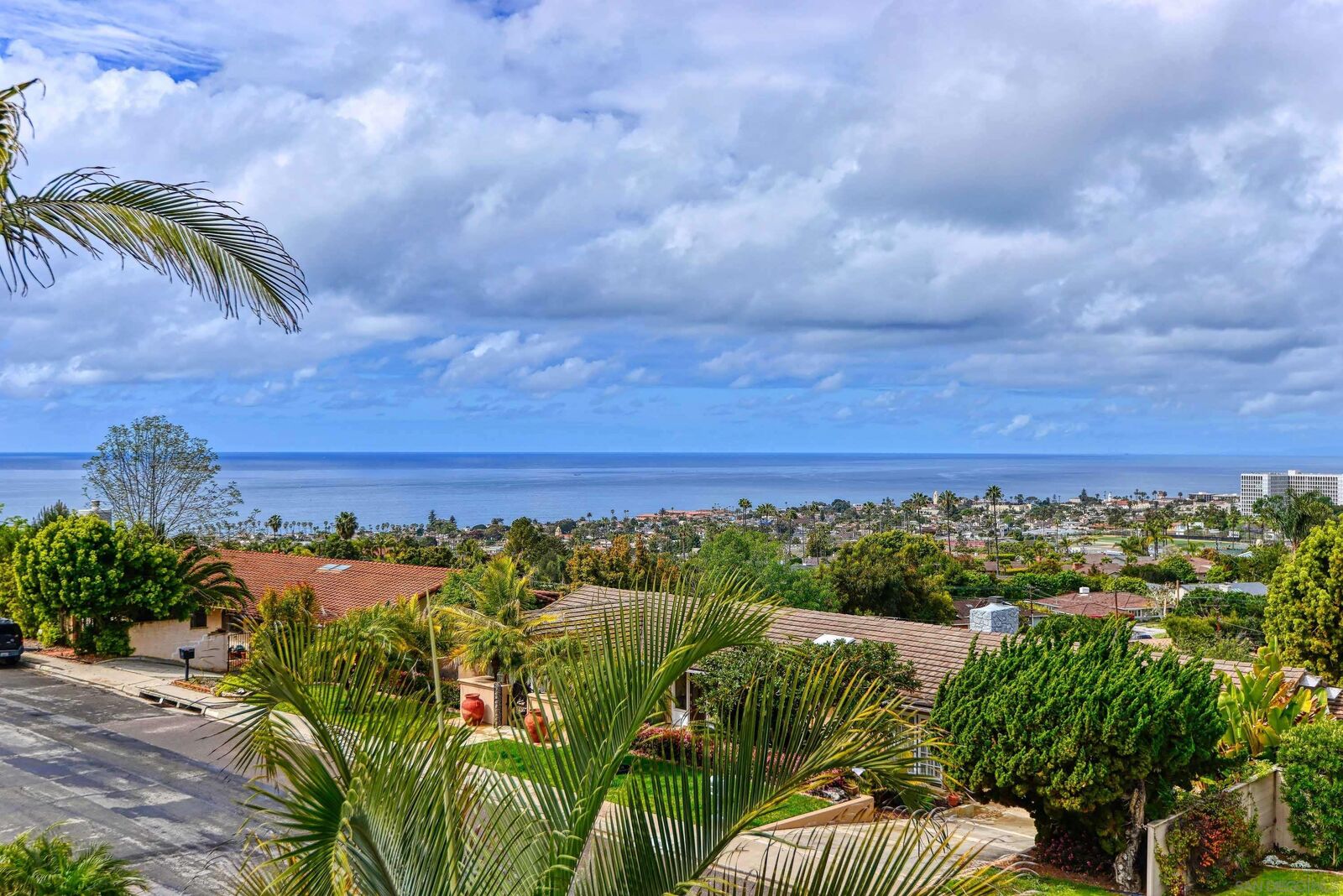 Property Photo:  1025 Muirlands Vista Way  CA 92037 