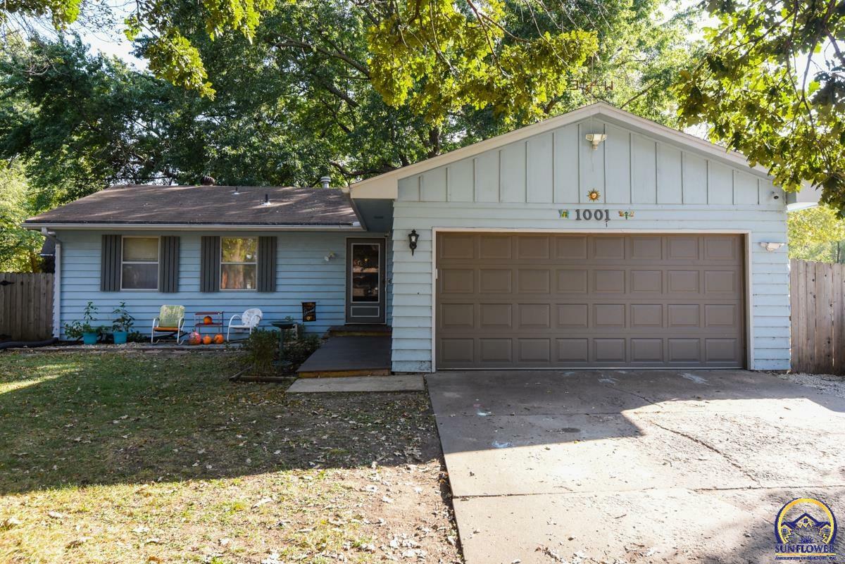 Property Photo:  1001 SE 43rd St  KS 66609 