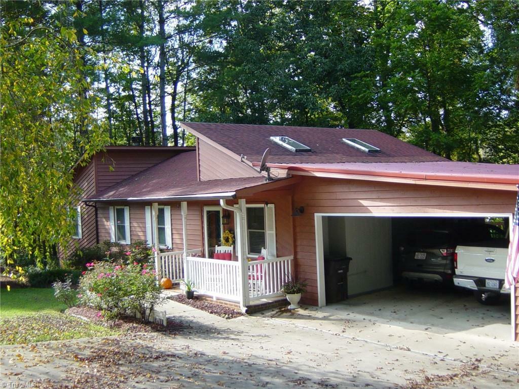 Property Photo:  149 Stonebridge Road  NC 28665 