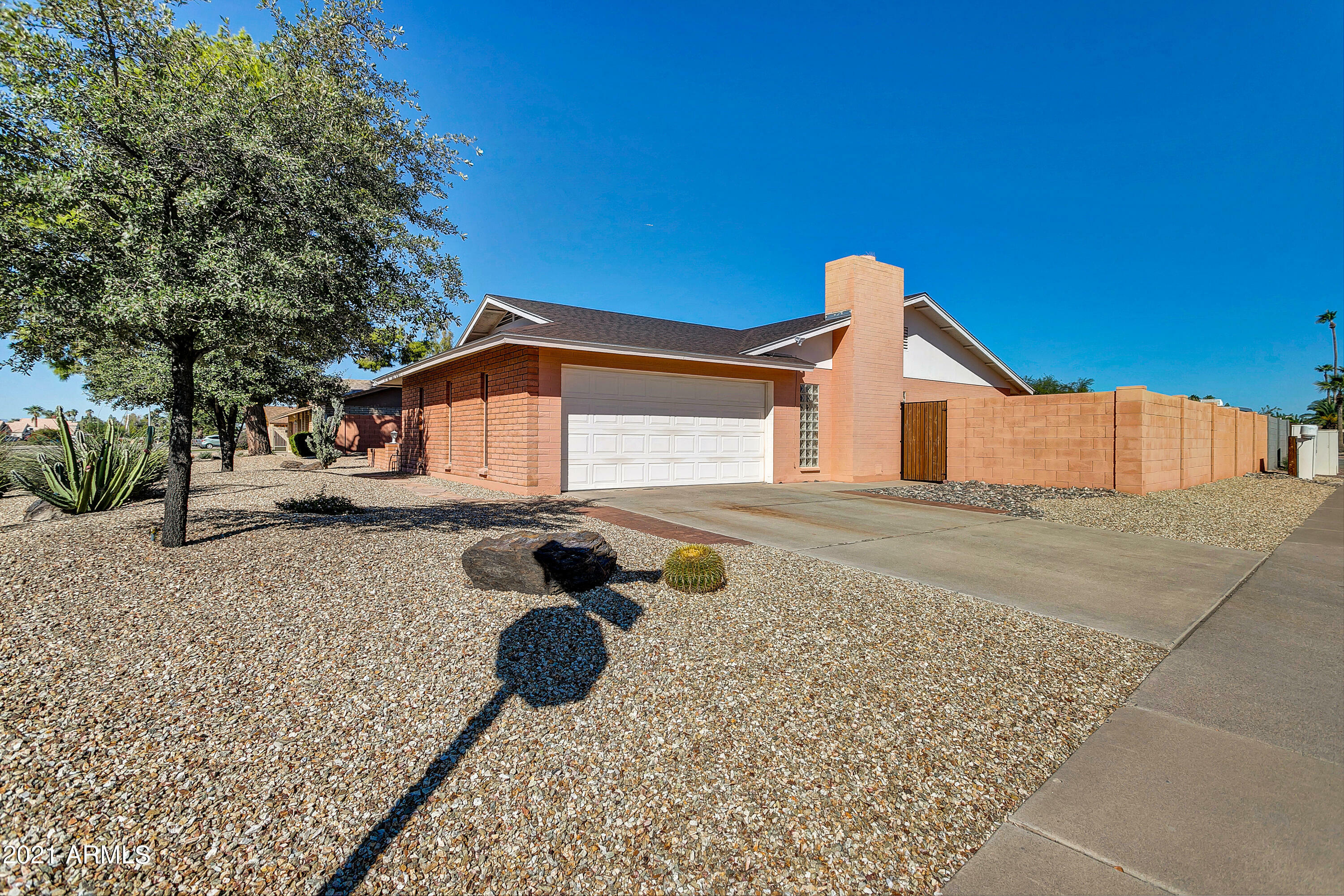 Property Photo:  4902 W Paradise Lane  AZ 85306 