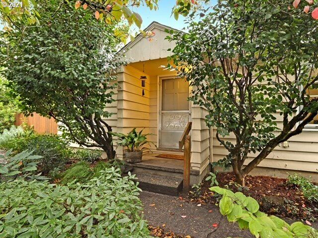 8027 SE Boise St  Portland OR 97206 photo