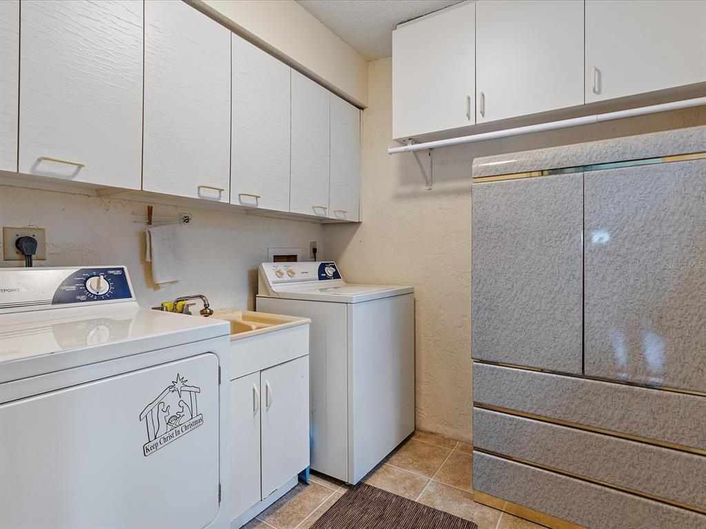Property Photo: 6445 Approach Road 8 FL 34238