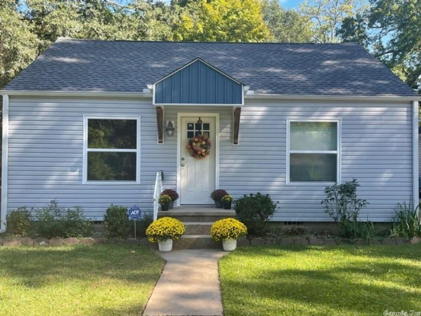 Property Photo: 320 Davis Street AR 72034