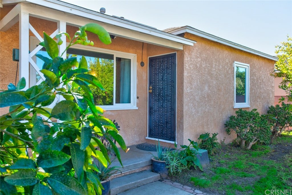 Property Photo:  12530 Burton Street  CA 91605 