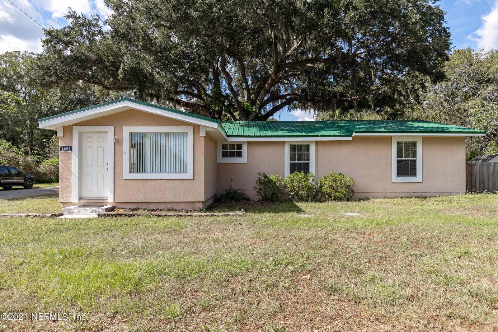Property Photo:  4601 Ave C  FL 32095 
