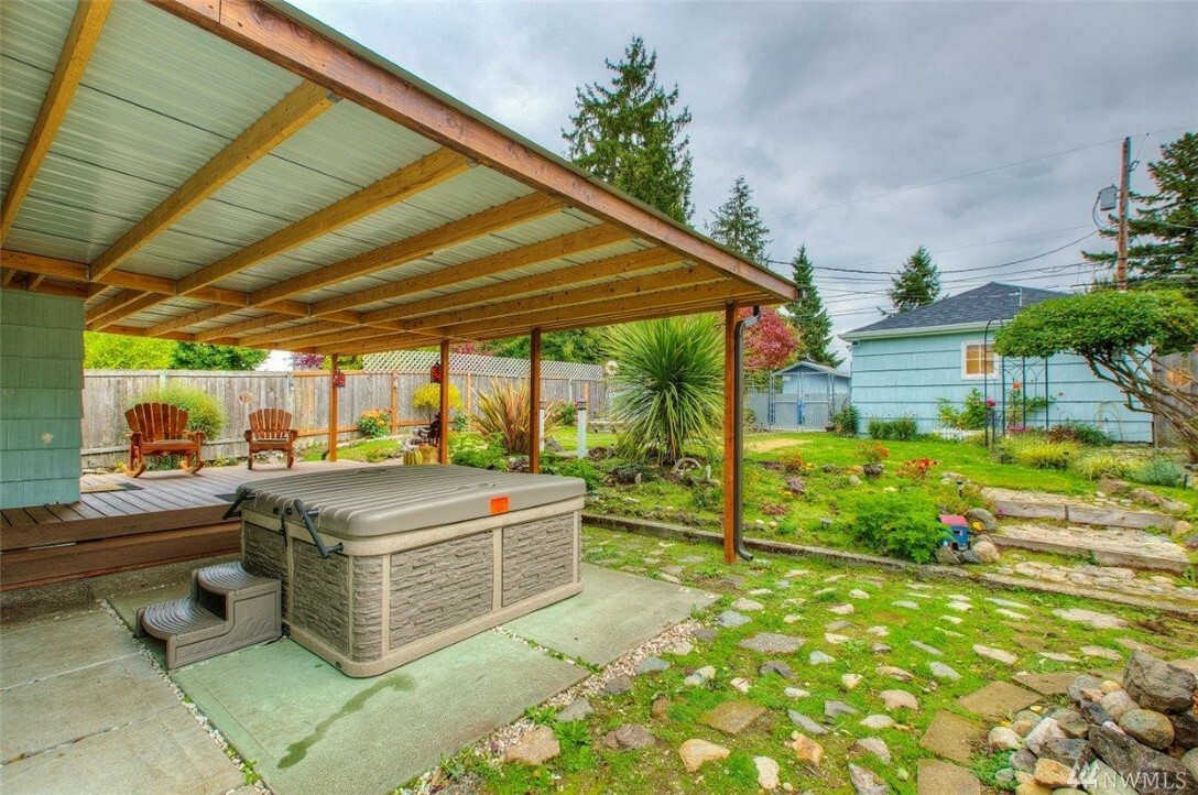 Property Photo:  1745 S Cushman Ave  WA 98405 