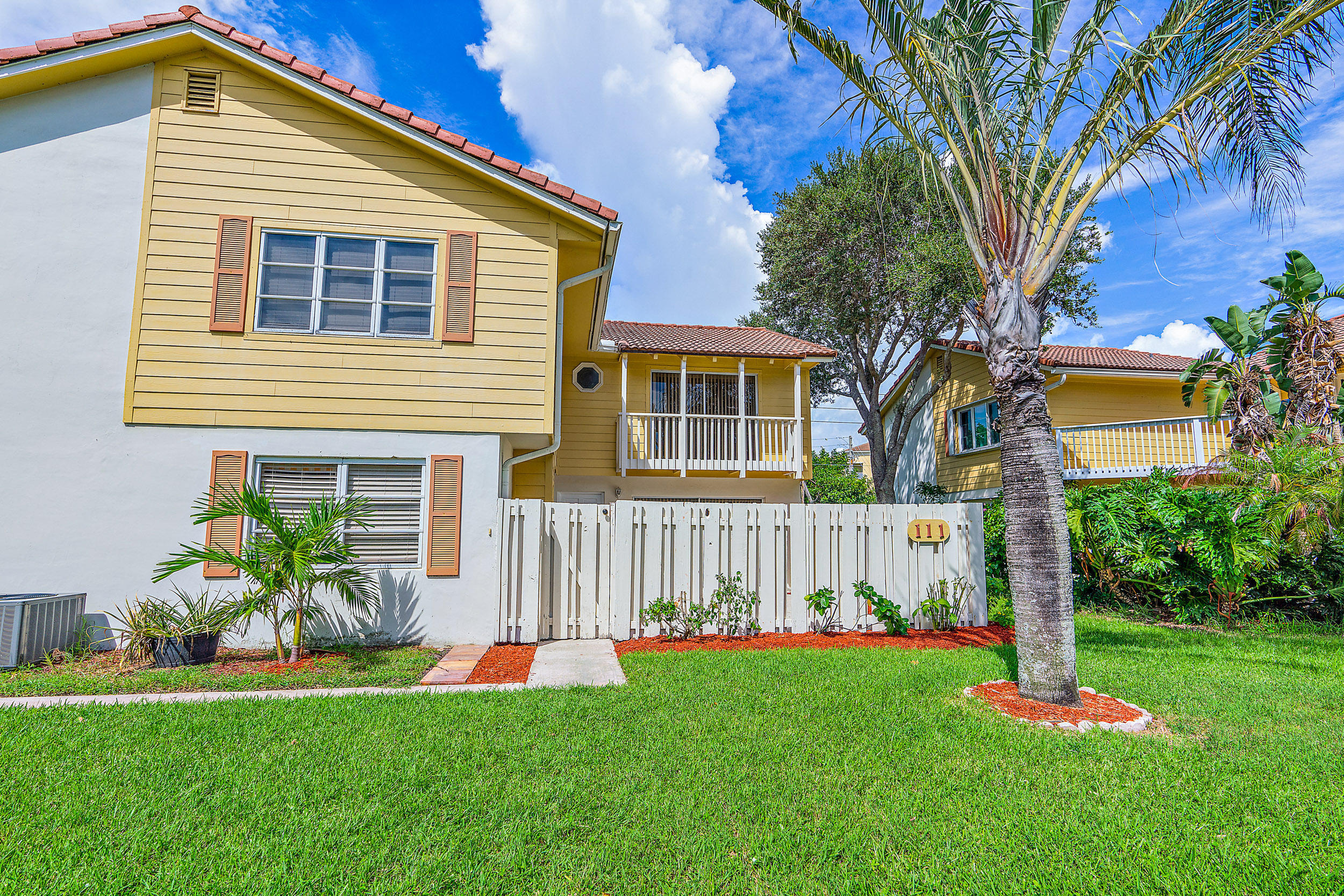 Property Photo: 111 Seabreeze Circle FL 33477