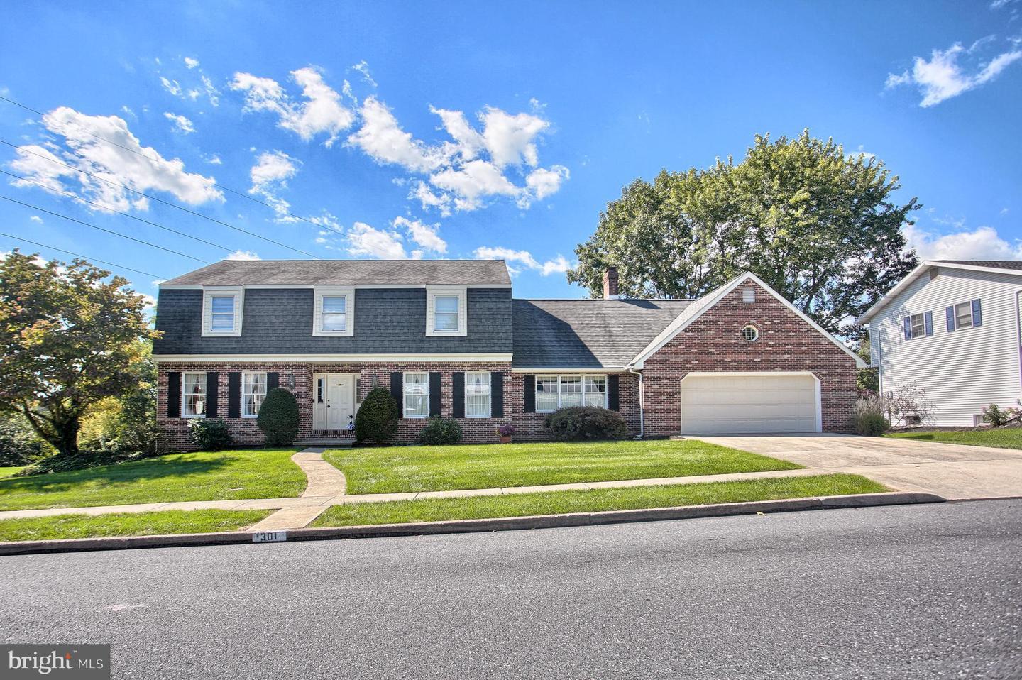 Property Photo: 301 Cherokee Drive PA 17050