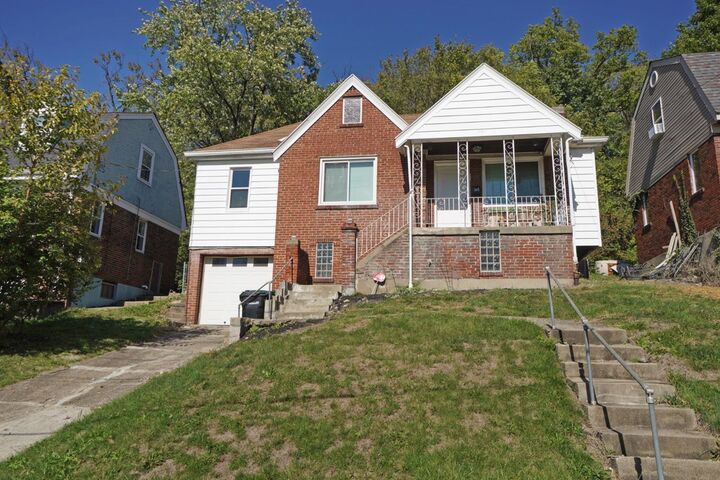 584 Lowell Ave  Cincinnati OH 45220 photo