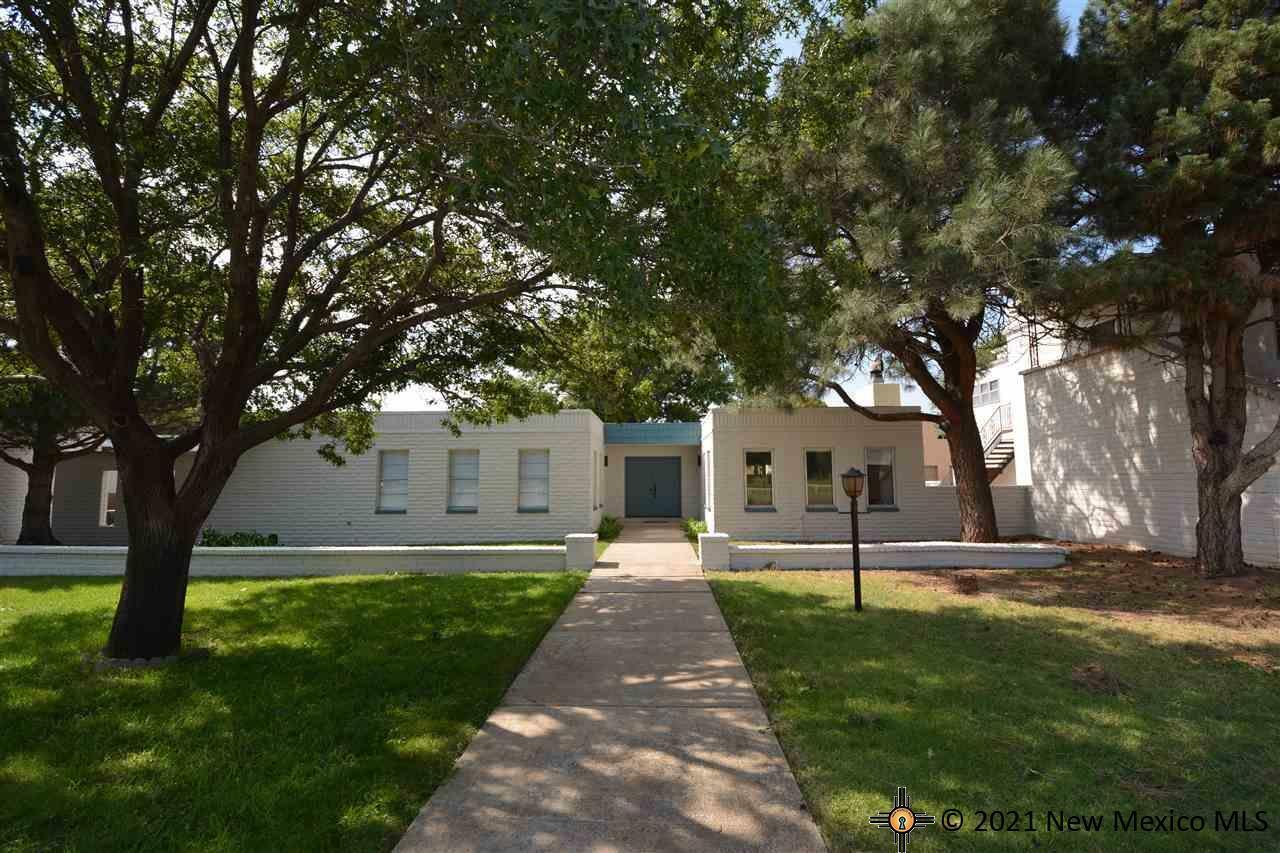Property Photo: 1104 Colonial NM 88101