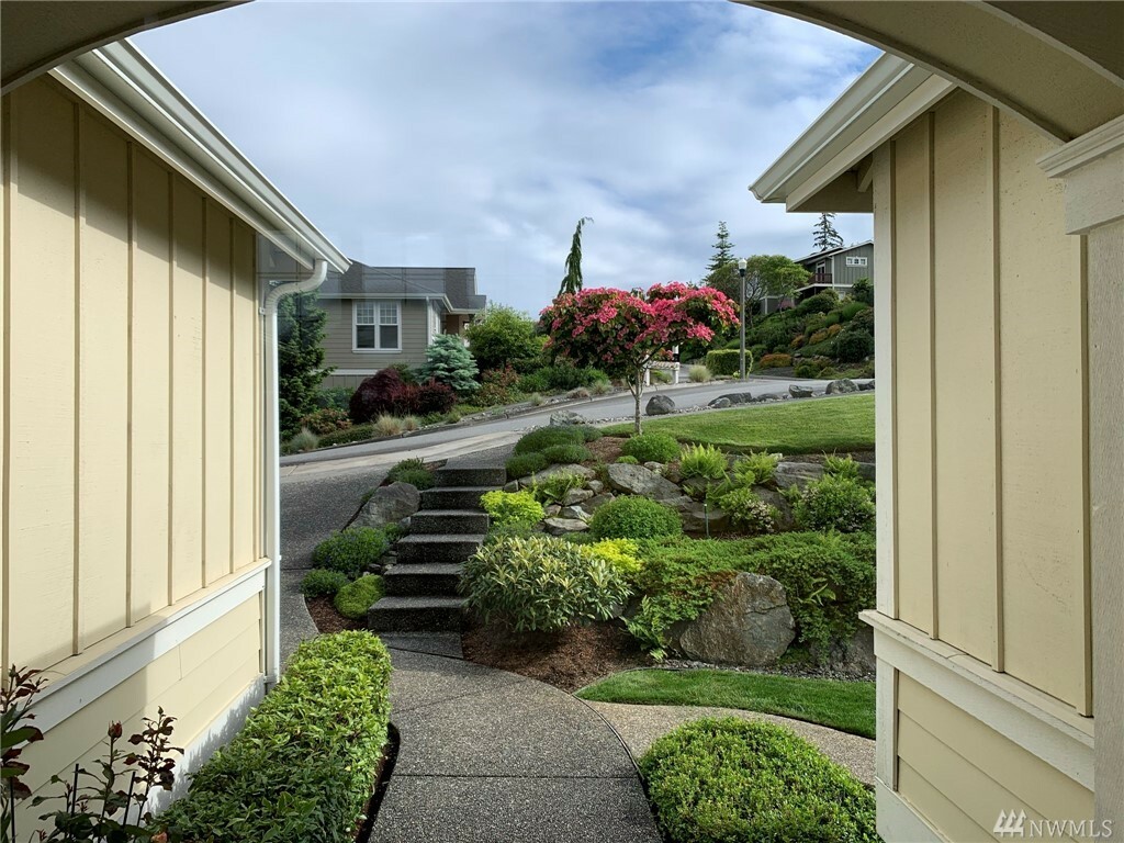 Property Photo:  2216 19th St  WA 98221 