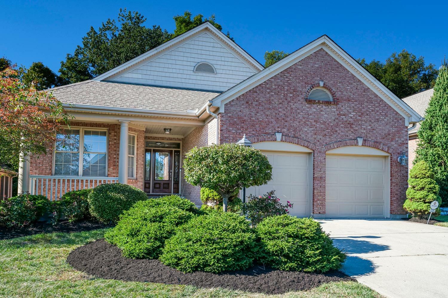 Property Photo: 1325 Castlebridge Ct OH 45233