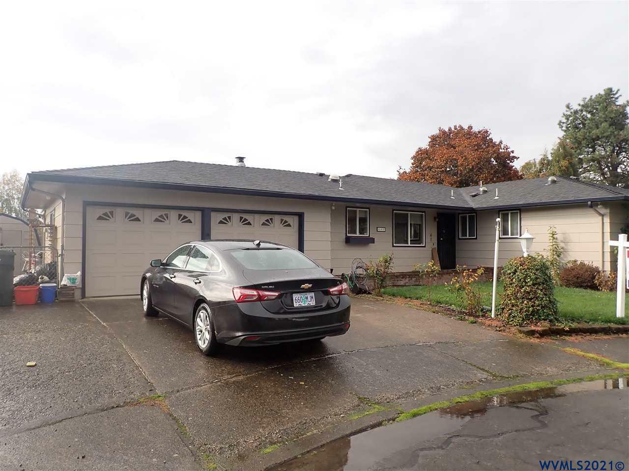 Property Photo:  465  46th Ct SE  OR 97317 