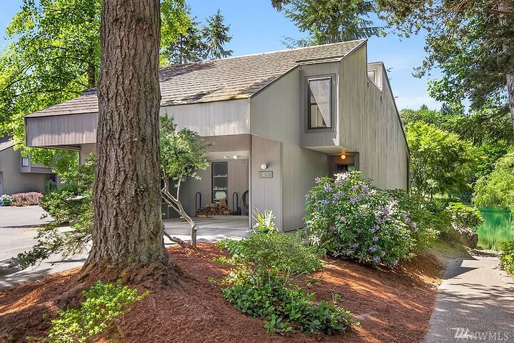 Property Photo: 6453 139th Place NE 41 WA 98052