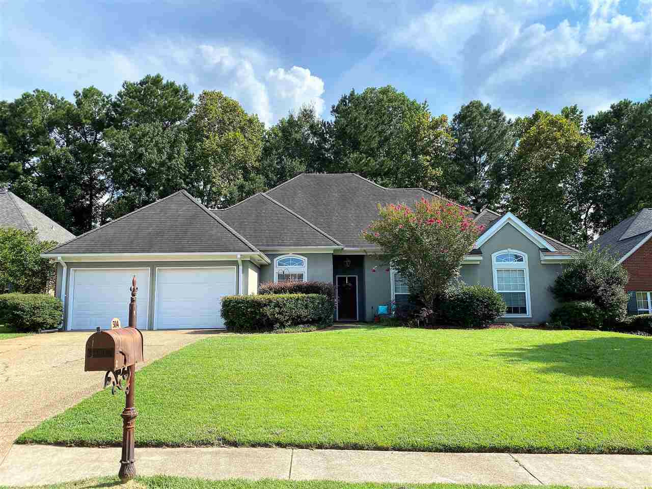 Property Photo:  504 Eastside Cove  MS 39047 