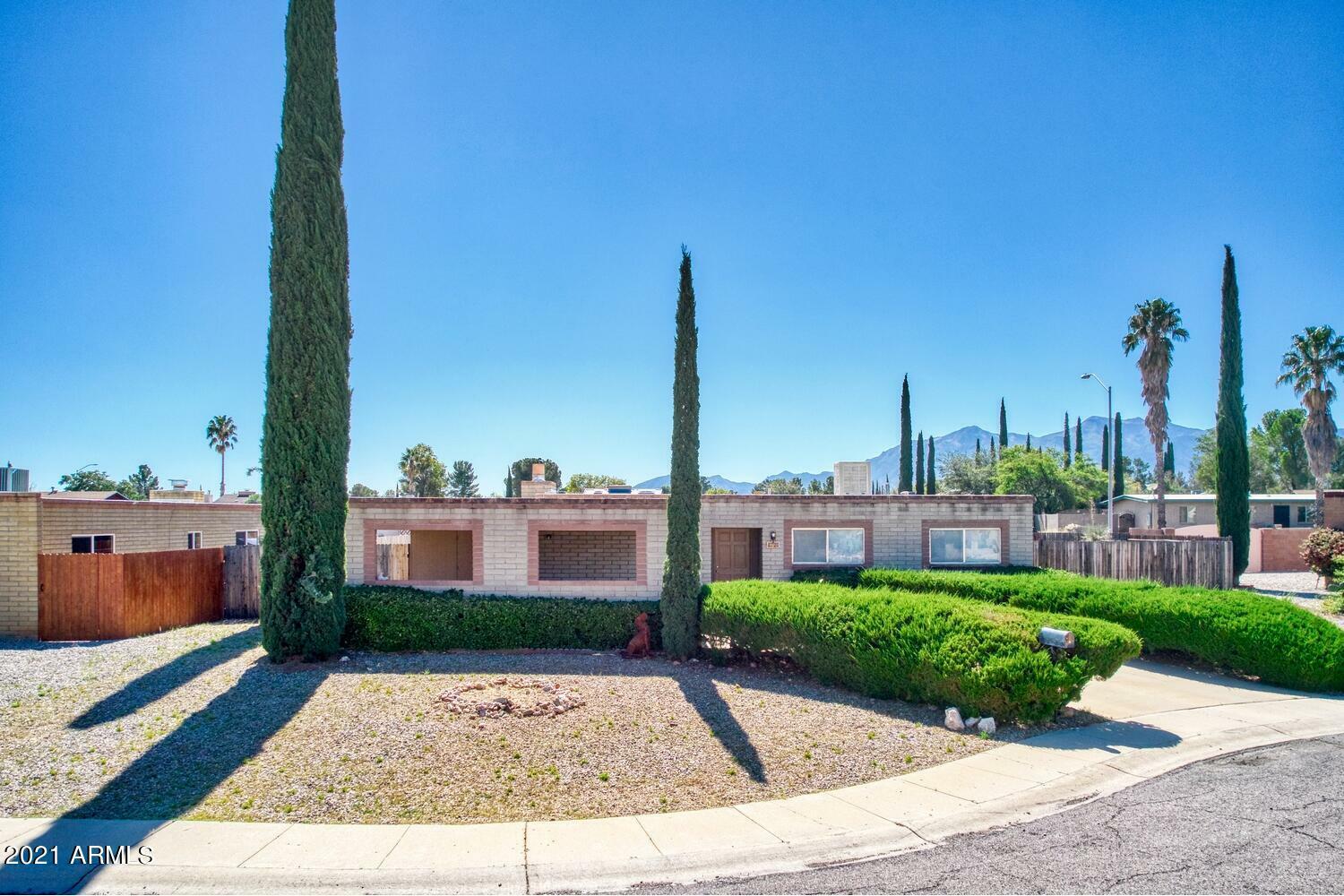 Property Photo: 4720 Plaza Del Toro -- AZ 85635