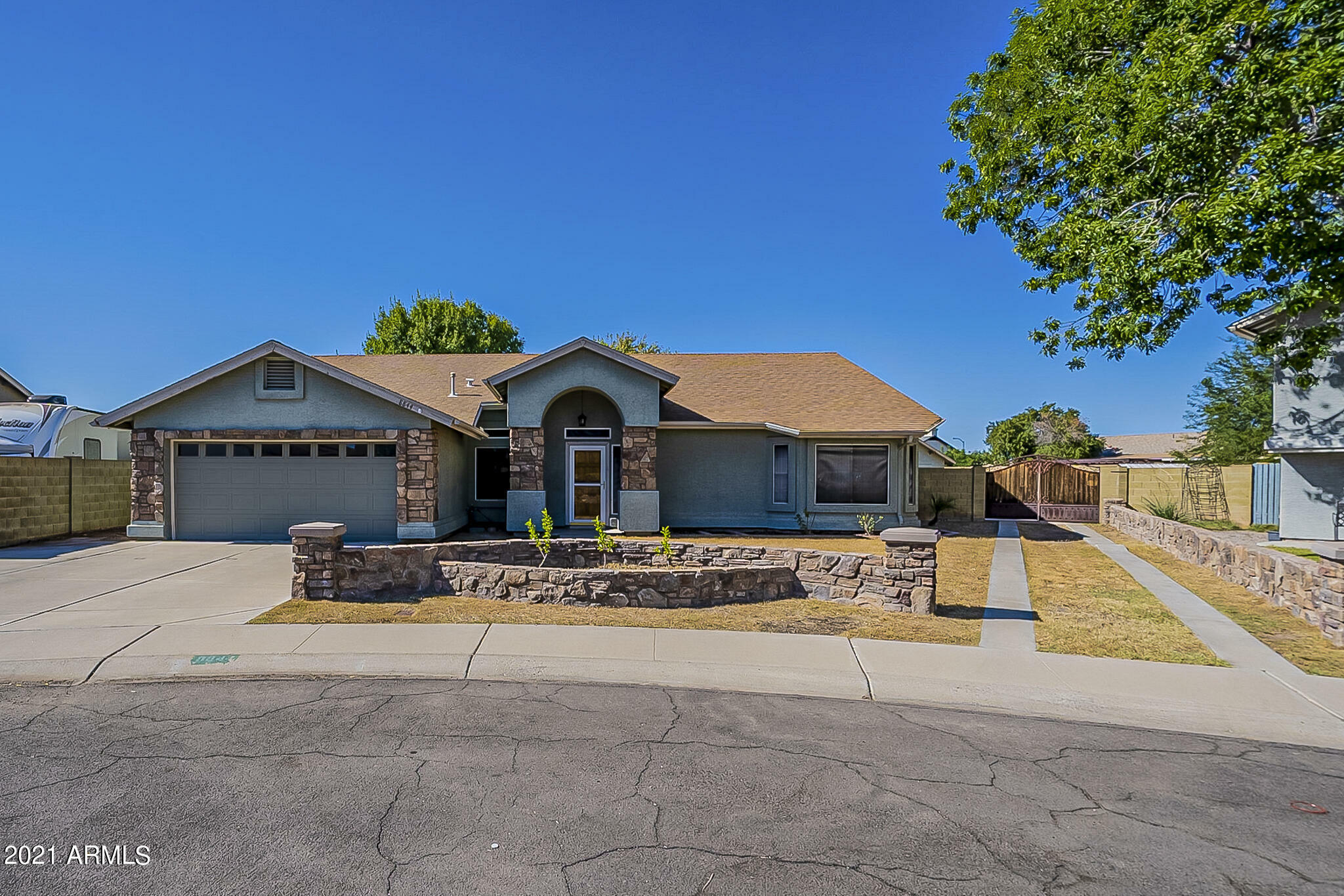 Property Photo:  8844 W Cavalier Drive  AZ 85305 