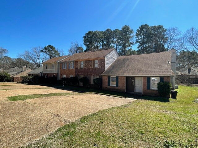 Property Photo:  103 Briarmeade Drive  MS 39056 