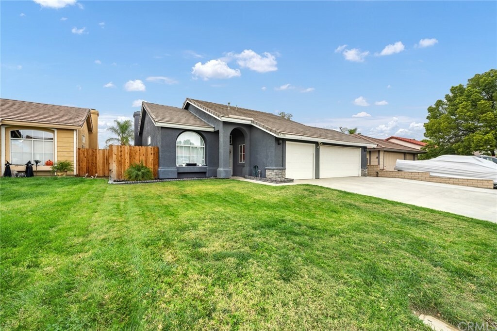 Property Photo:  29861 Oakbridge Drive  CA 92586 