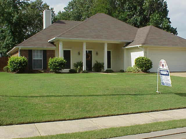 Property Photo:  340 White Oak Drive  MS 39047 