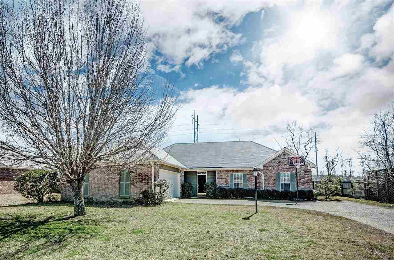 Property Photo: 400 Kirkwood Drive MS 39056