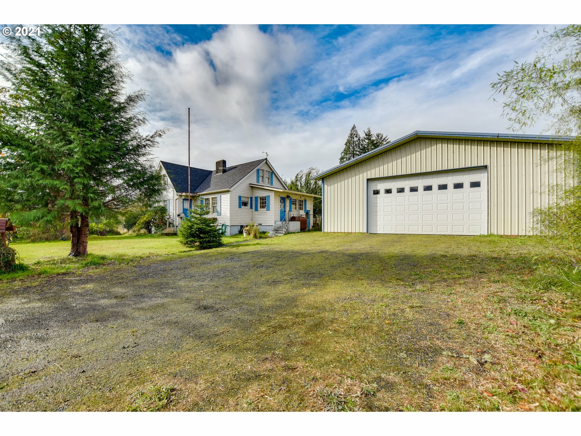 Property Photo: 91470 Youngs River Rd OR 97103