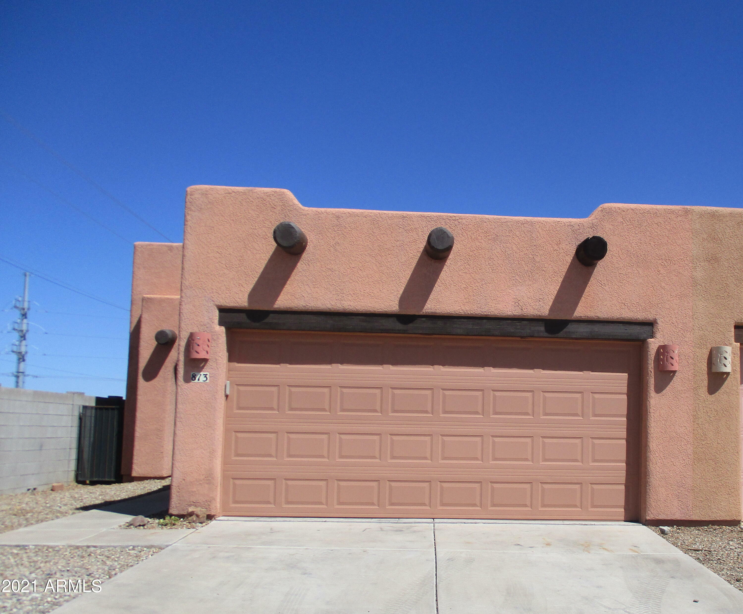 Property Photo:  813 Ocotillo Drive  AZ 85635 