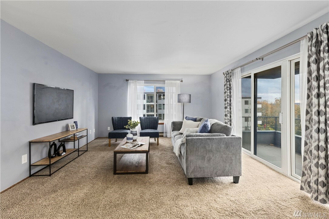 Property Photo: 1100 S Atlantic St 304 WA 98134