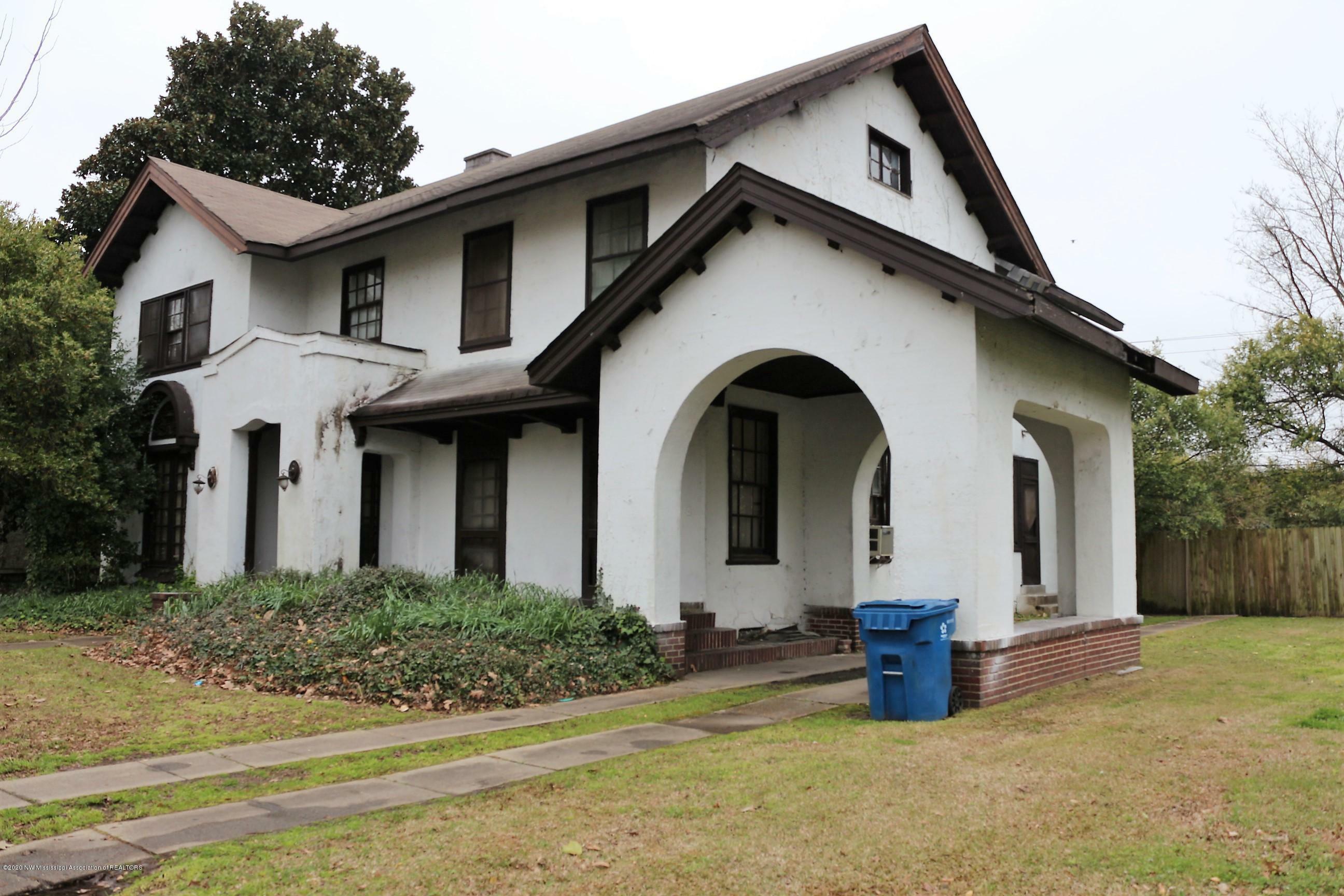Property Photo: 114 Catalpa Street MS 38614