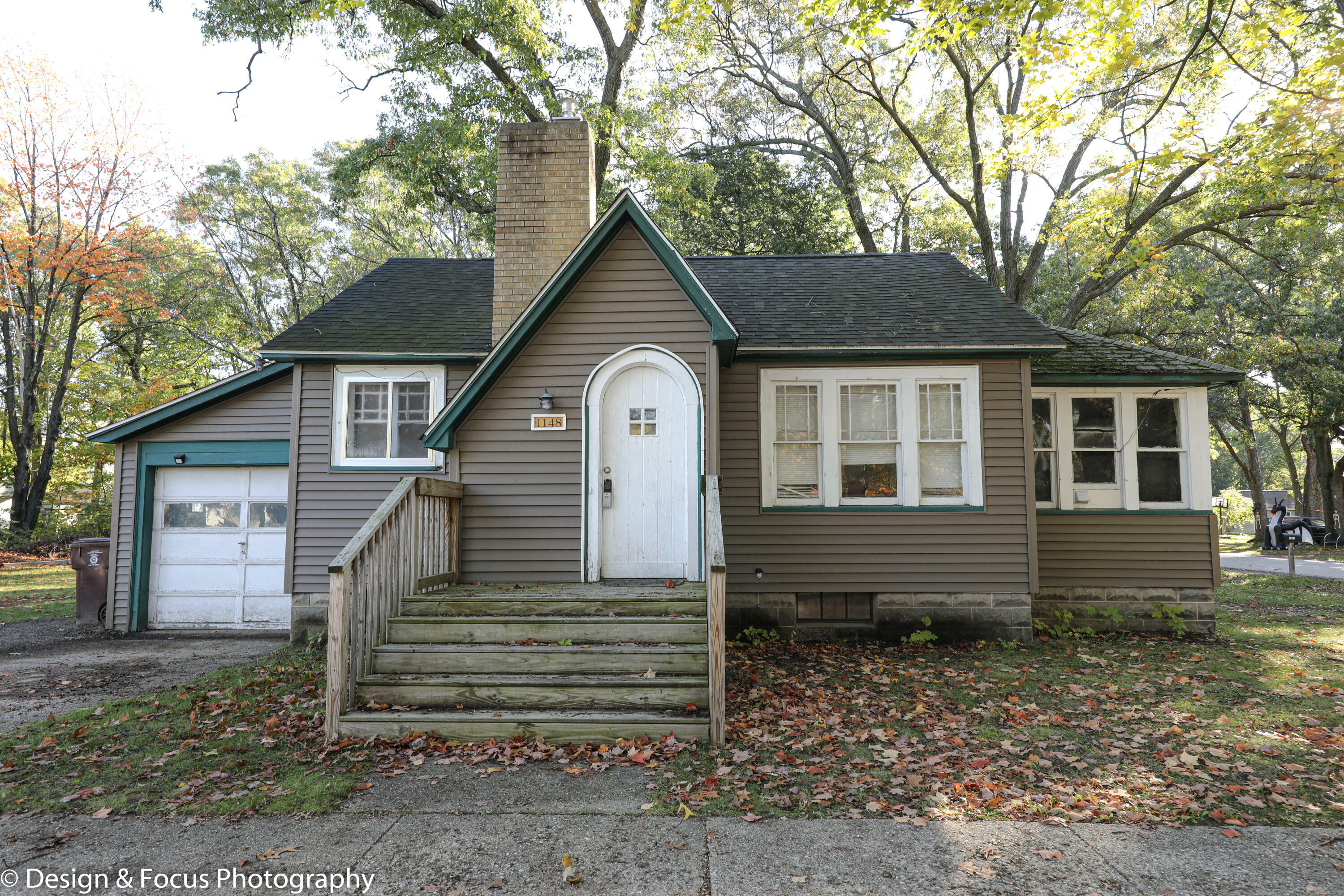 Property Photo:  1148 Gordon Street  MI 49442 