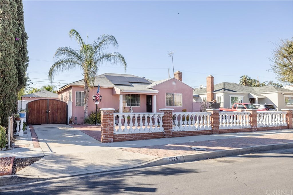 Property Photo:  7525 Lemp Avenue  CA 91605 