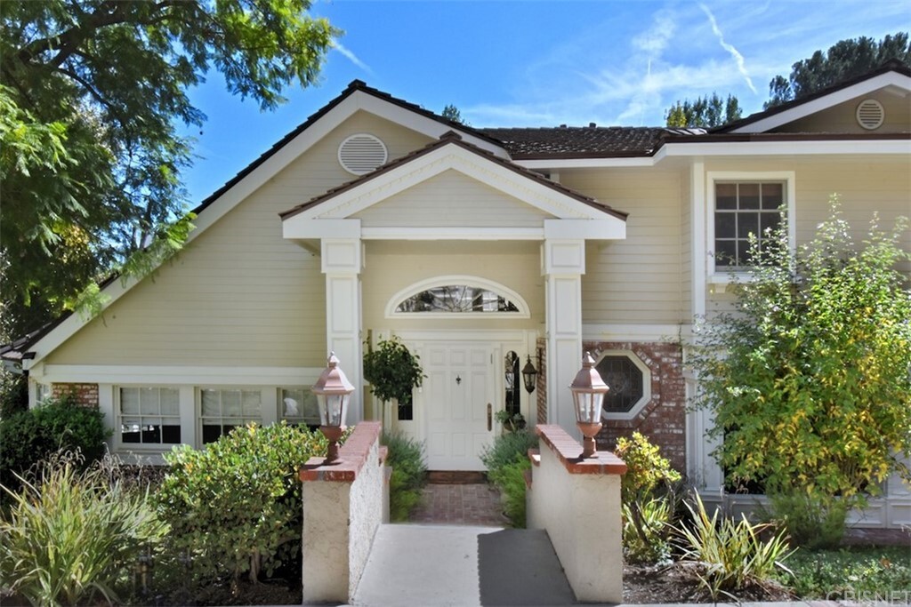Property Photo: 5510 Hoback Glen Road CA 91302