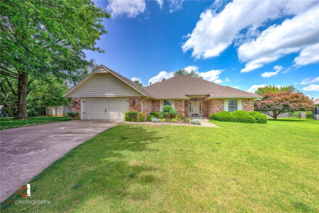 Property Photo:  3914 Alex Place  AR 72762 