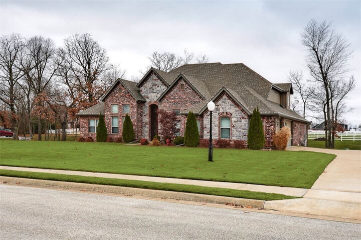 912 King Arthur Drive  Springdale AR 72762 photo
