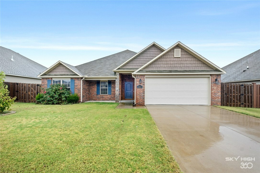 Property Photo:  407 Driftwood Street  AR 72745 